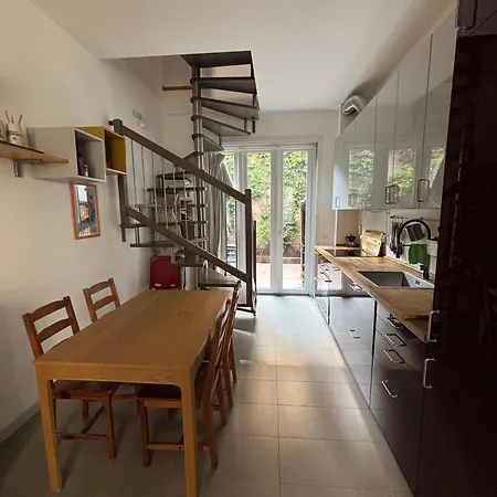 Charming House With Private Courtyard شقة *