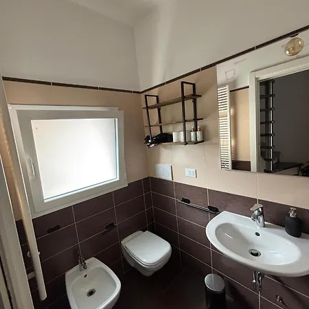 Charming House With Private Courtyard 米兰